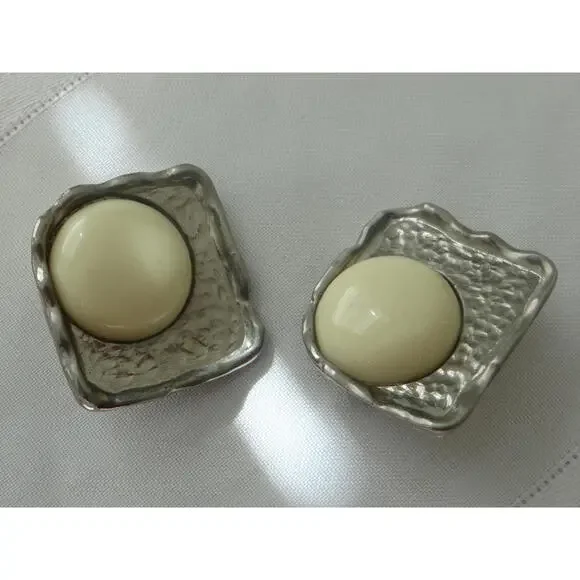 Vintage Les Bernard Signed Silver Tone and Cream Clip-On Earrings Lot 3 - Picture 4 of 9